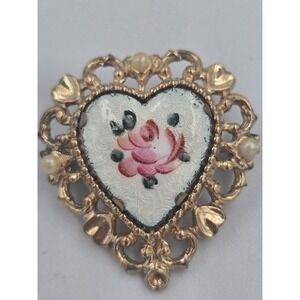 Vintage Coro Pegasus Guilloche Heart Brooch Pin Gold Tone‎ Enamel Rose Signed
